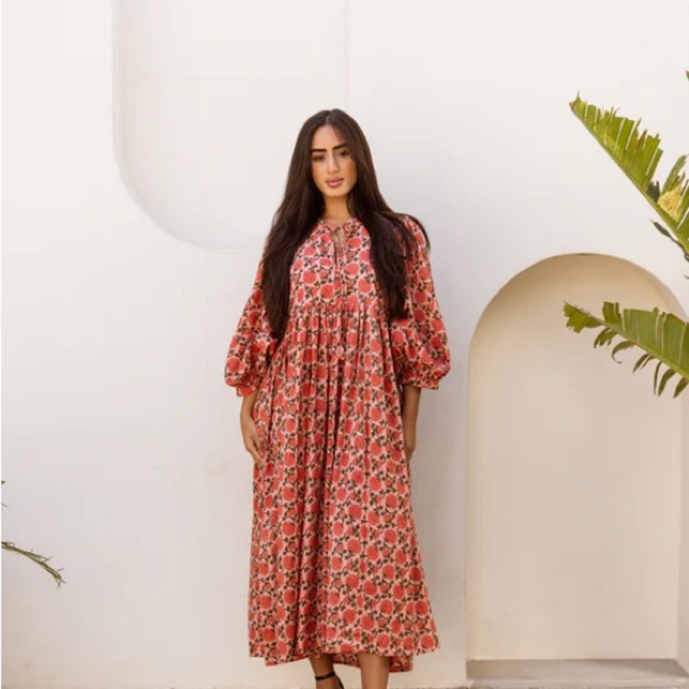 House of Sundar • NWT $140 Floral Cotton Midi Dress PTP 23”